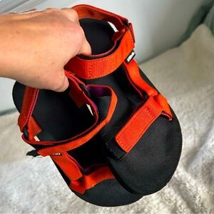 Super cute / comfy  Teva sandals